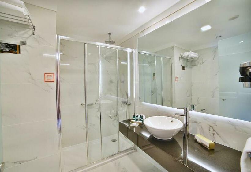 اتاق استاندارد با بالکن و چشم‌انداز دریا, Innova Sultanahmet Istanbul