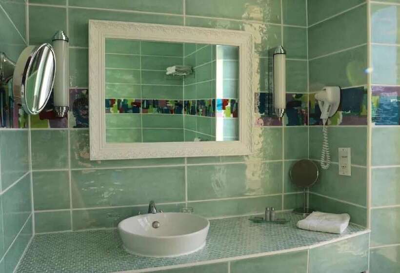 اتاق استاندارد اینتریور, La Chaîne D Or