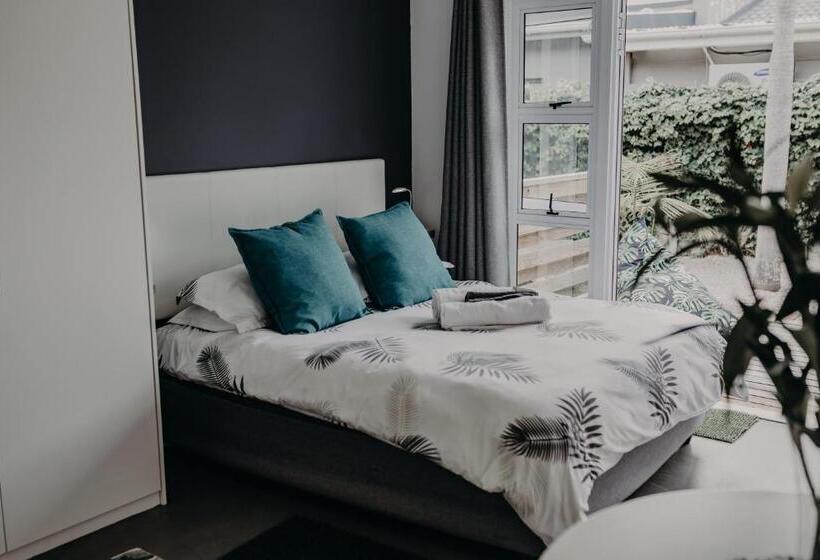 غرفة سوبيريور, The Door Rsa Fifty Four