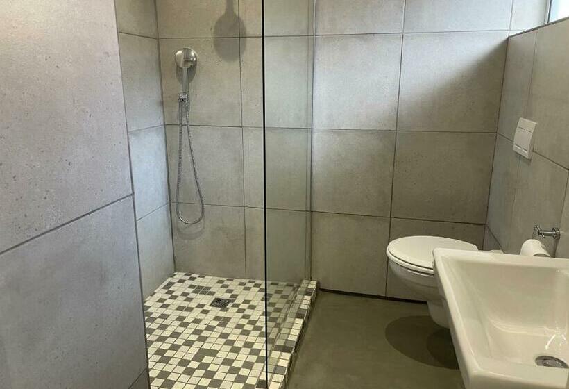 اتاق استاندارد, The Door Rsa Fifty Four