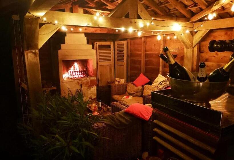带大床的豪华间, Casa Leone Near Bruges With Jacuzzi & Parking