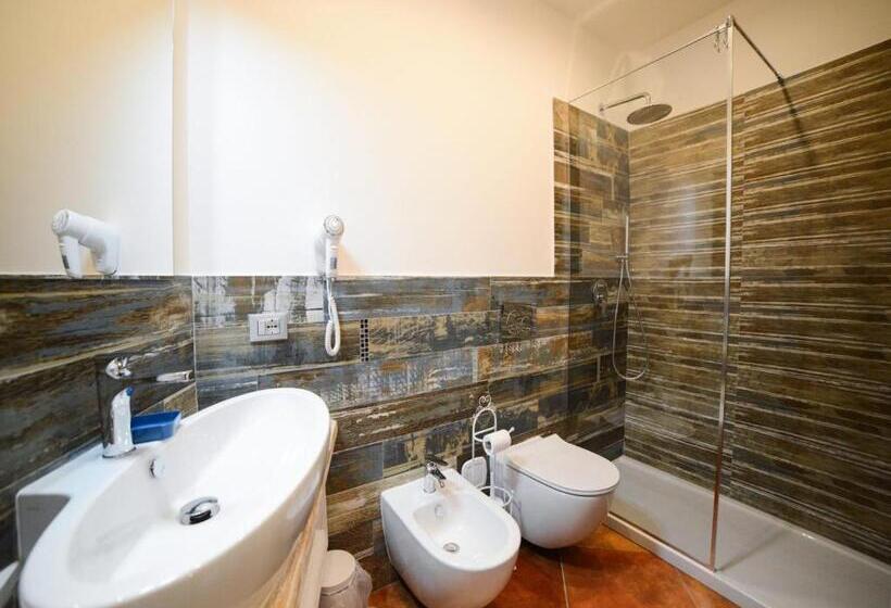 Quarto Estandar com Sacada, B&b La Roccia Dell Elefante