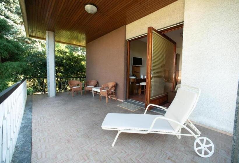 اتاق لوکس با چشم‌انداز باغ, B&b Parco Antico