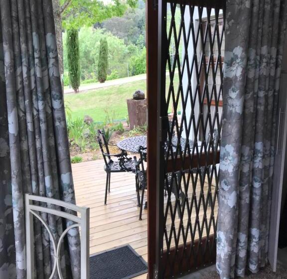 اتاق لوکس, Cul De Sac   Accommodation
