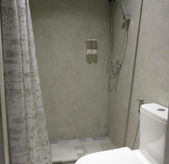 带共用浴室的标准房间, Niece Hostel Phuket   Sha Extra Plus