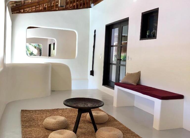 اتاق لوکس با بالکن, Parrots Boutique Resort
