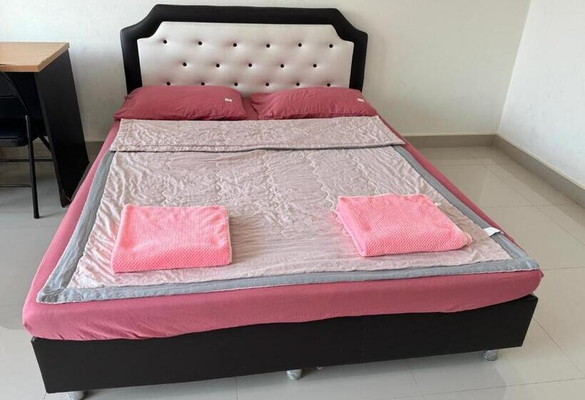 اتاق استاندارد با سرویس بهداشتی مشترک, Boom Inn
