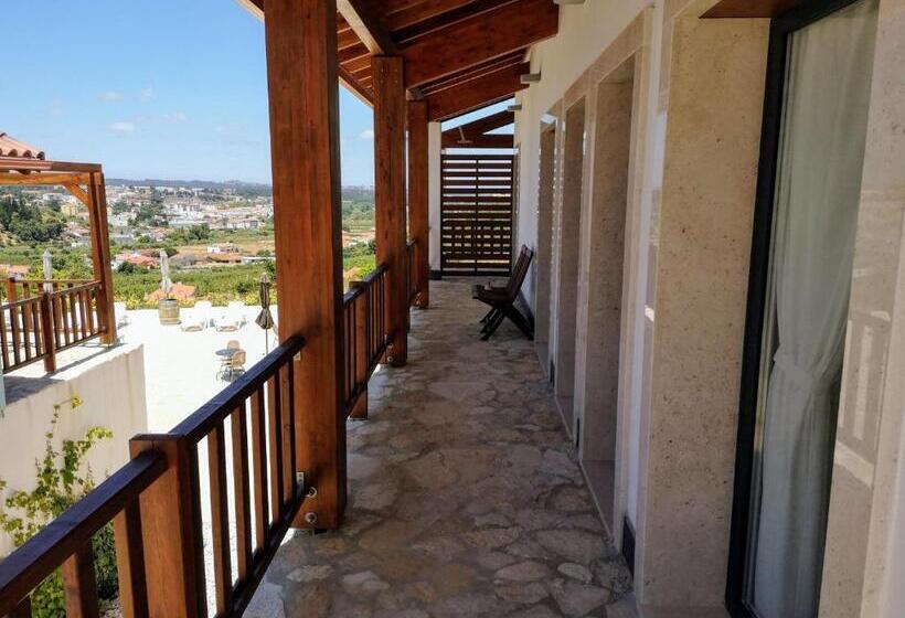 Номер Deluxe с Балконом, The Olive Hill Guesthouse