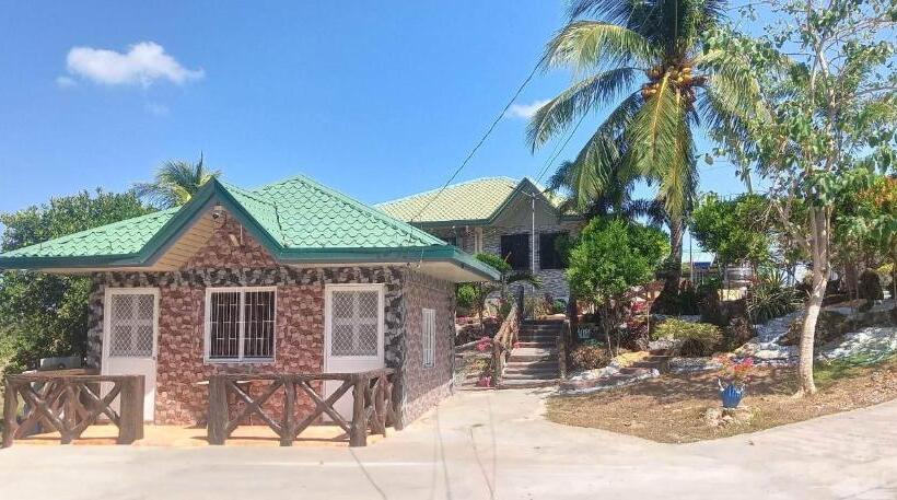 استودیو استاندارد با بالکن, Michaels Homestay   Farm Villa Nr Patar Beach & Bolinao Falls