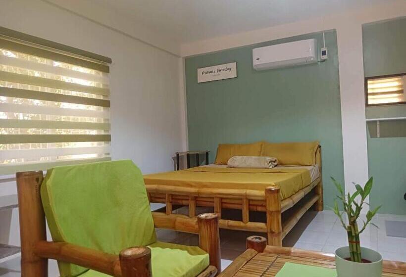 استودیو استاندارد با بالکن, Michaels Homestay   Farm Villa Nr Patar Beach & Bolinao Falls