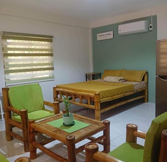 استودیو استاندارد با بالکن, Michaels Homestay   Farm Villa Nr Patar Beach & Bolinao Falls
