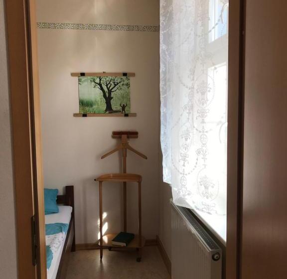 Семейный Номер, Alte Schule Niederdünzebach