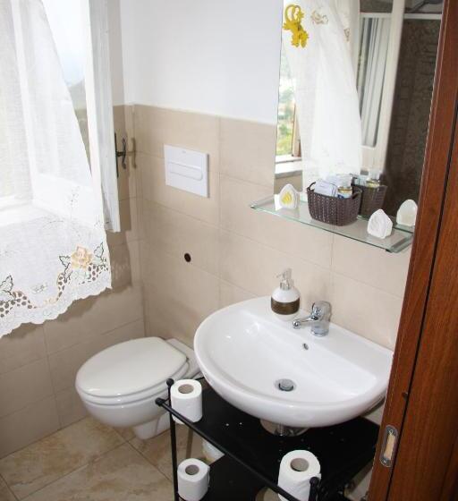 Четырехместный Номер Стандарт Вид на Море, B&b Casa Rosola