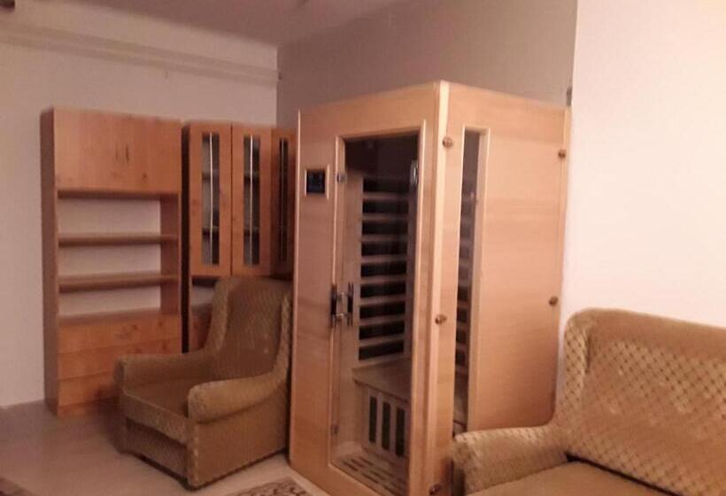 سوییت, Tunnel Family Apartmanház Pécs