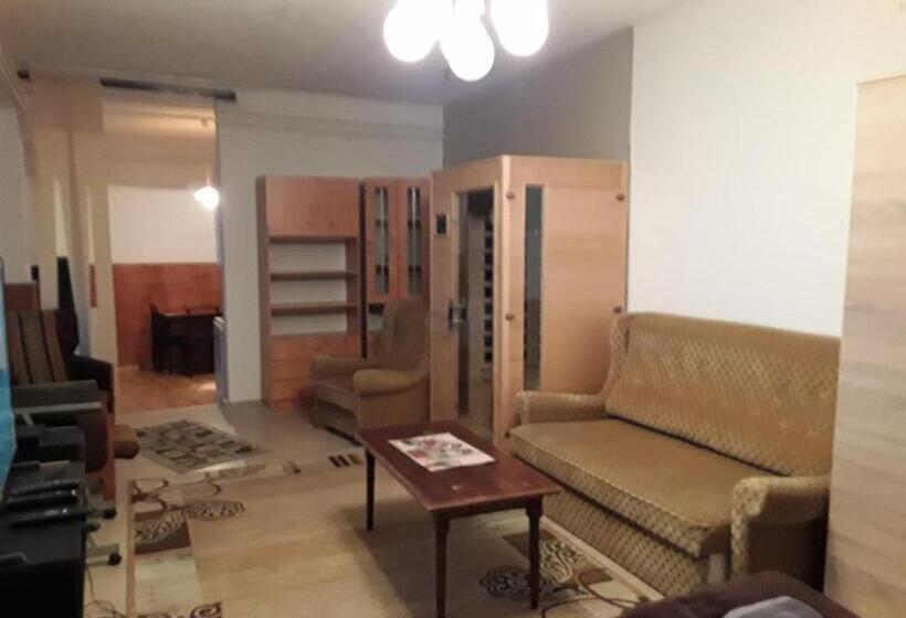 سوییت, Tunnel Family Apartmanház Pécs