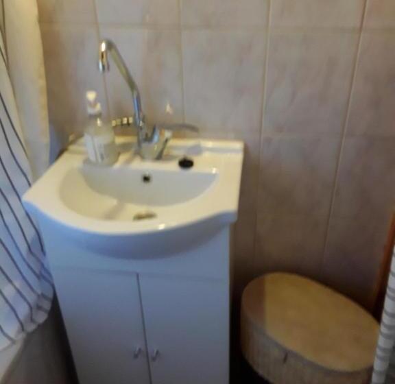 اتاق خانوادگی با سرویس بهداشتی مشترک, Tunnel Family Apartmanház Pécs