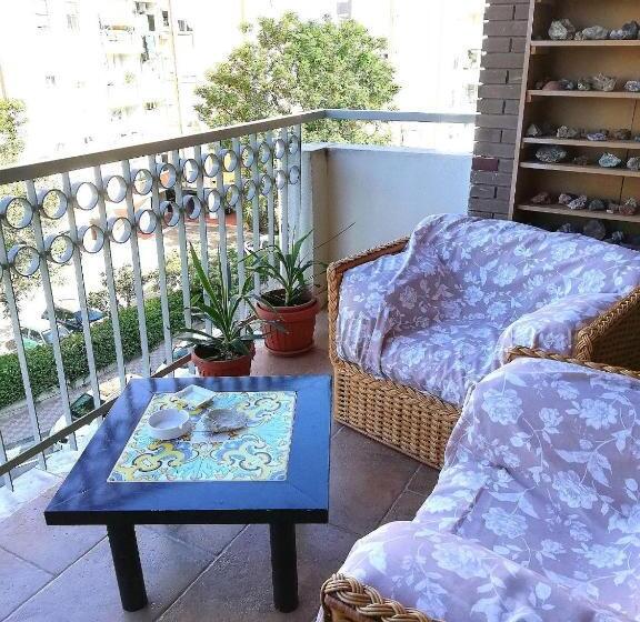 Standard room with outdoor bath, La Casa Di Adele Cagliari