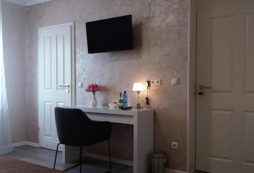 Номер Стандарт, Müller Residenz Zur S Bahn Karlsfeld
