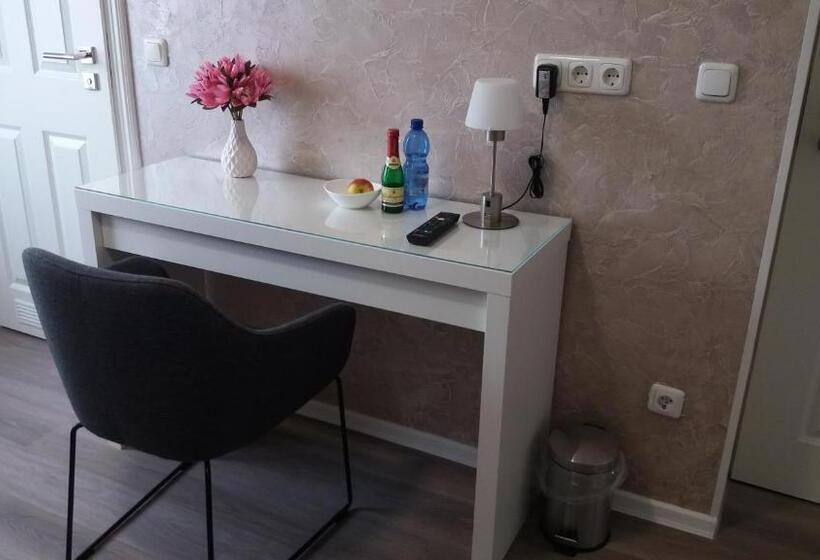 Номер Стандарт, Müller Residenz Zur S Bahn Karlsfeld