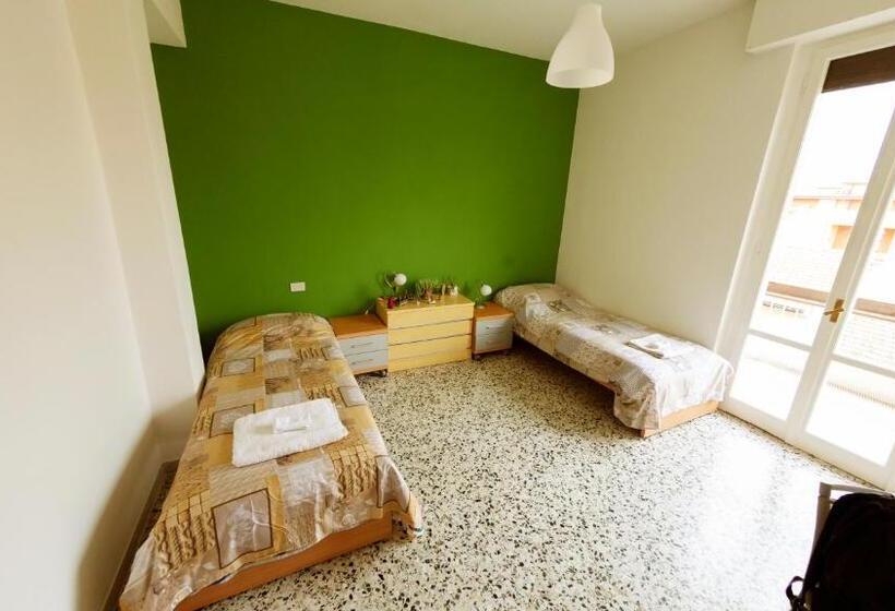 اتاق استاندارد, The Homestay   Arezzo