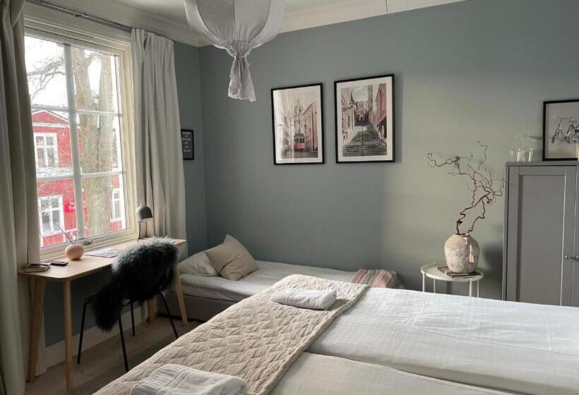 Номер Стандарт Вид на Озеро, Berglings Boutique Hotell