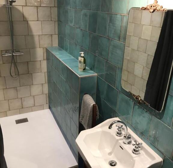 اتاق لوکس, B&b Du Cloître