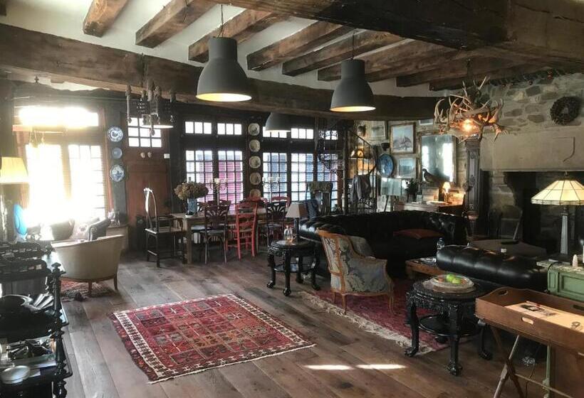 اتاق لوکس, B&b Du Cloître