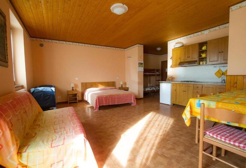 Четырехместный Номер Стандарт, Guest House Il Nido Dello Svasso  Foresteria Lombarda