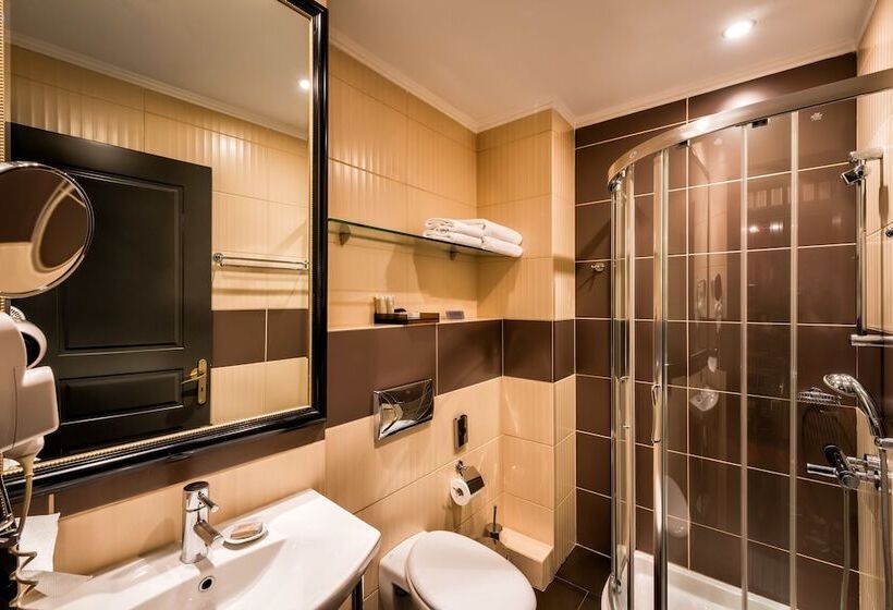 اتاق استاندارد یک نفره, Maison Grecque Hotel Extraordinaire