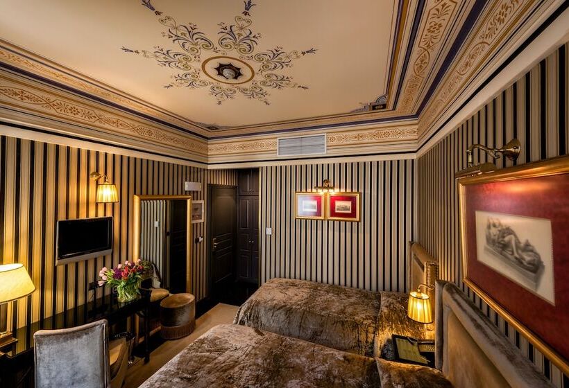 اتاق استاندارد سه نفره, Maison Grecque Hotel Extraordinaire