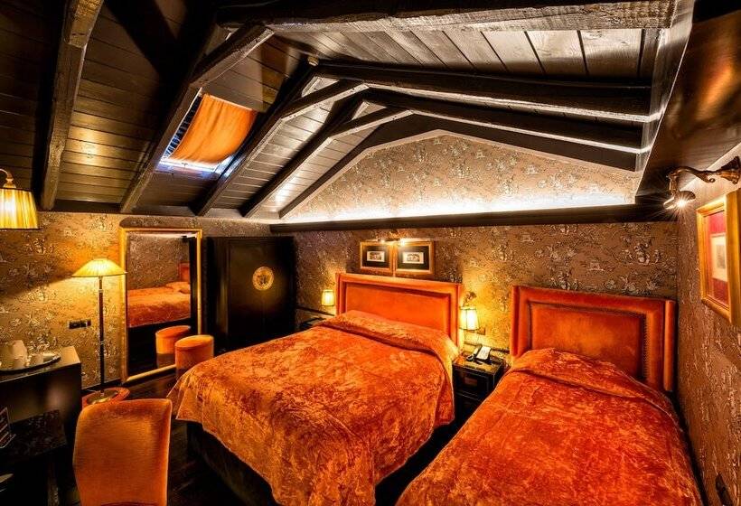 اتاق استاندارد سه نفره, Maison Grecque Hotel Extraordinaire