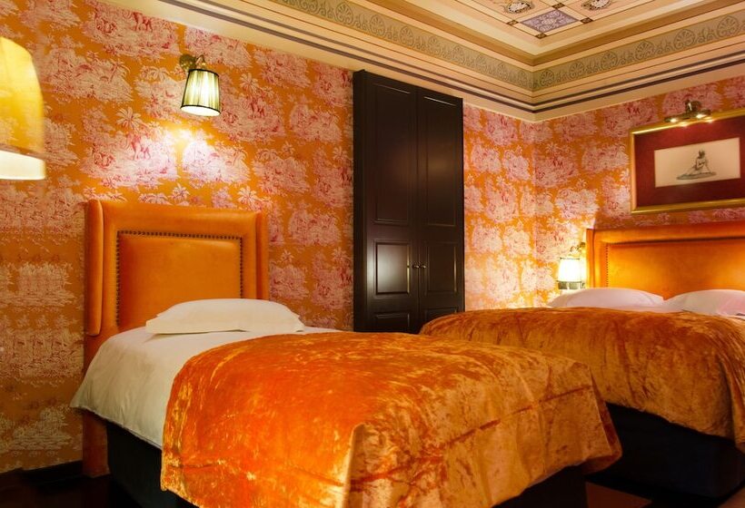 اتاق استاندارد سه نفره, Maison Grecque Hotel Extraordinaire