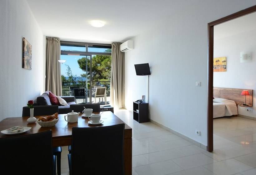 Апартаменты 1 Спальня Вид на Сад, Residence Les Calanques
