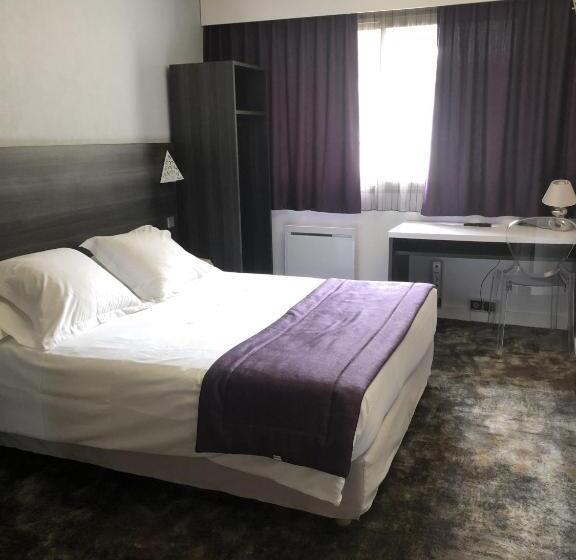 Номер Стандарт Вид на Парк, Logis Hotel Restaurant Spa Les Oliviers