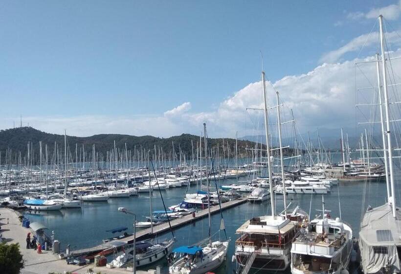 Quarto Quádruplo Estandar Vista Mar, Ece Marina Suites