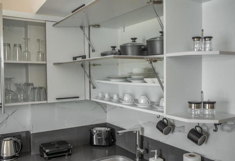 سوییت سوپریور با چشم‌انداز دریا, Ece Marina Suites