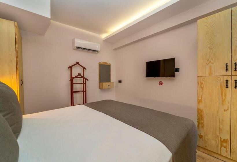 Quarto Triplo Deluxe Vista Mar, Ece Marina Suites