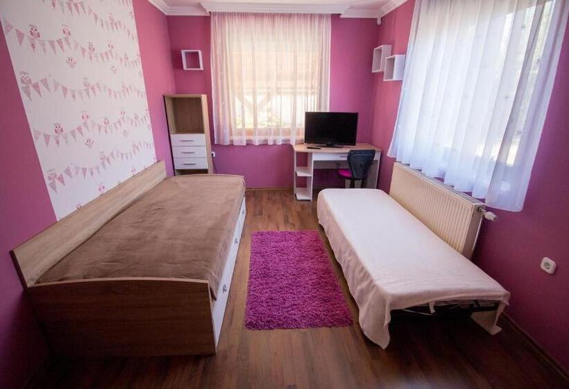 Дом 1 Спальня, Barátkozó Vendégház