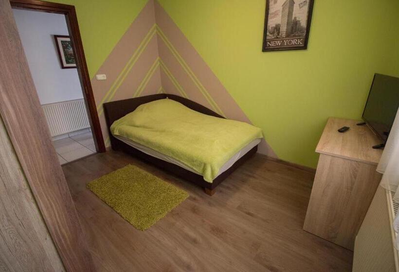 Дом 1 Спальня, Barátkozó Vendégház