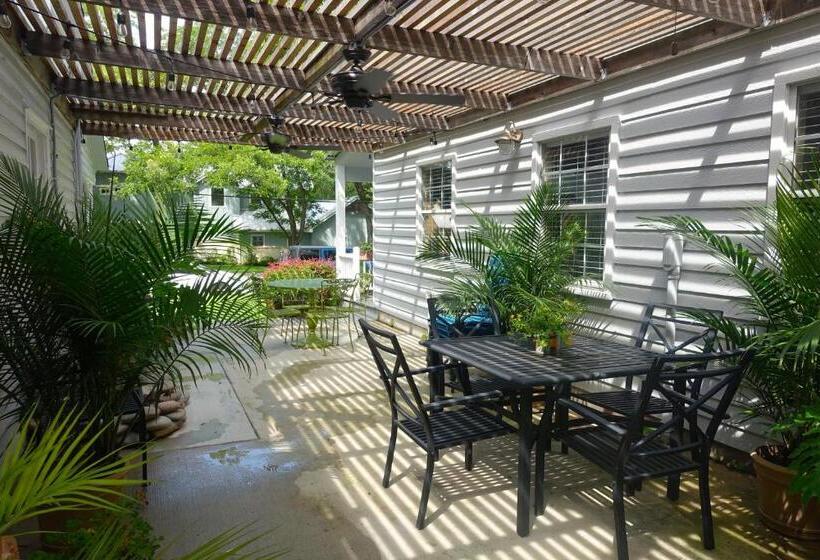 Номер Deluxe Кровать Кинг, Comal Inn