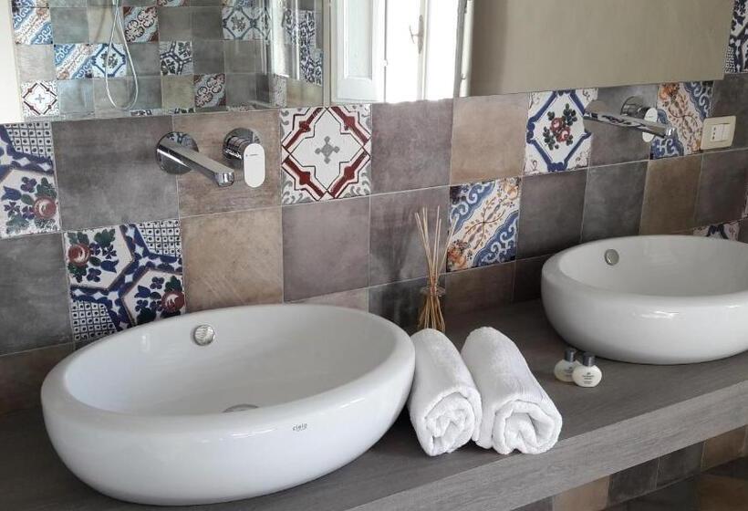 اتاق لوکس, B&b Cum Grano Salis