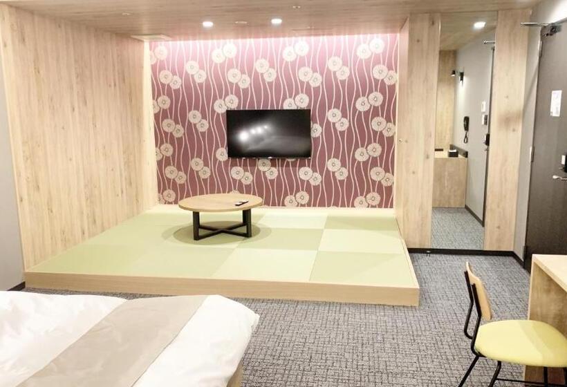 اتاق استاندارد چهار تخته, First Cabin Midosujinamba