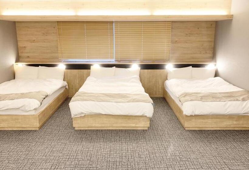 اتاق استاندارد سه نفره, First Cabin Midosujinamba