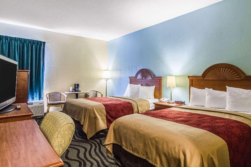 스탠다드 룸 킹사이즈 침대, Hampton Inn & Suites Seal Beach