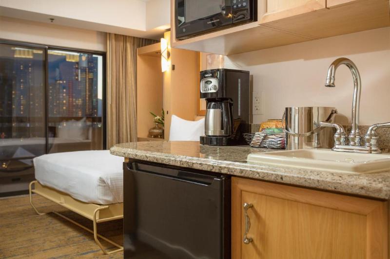 장애인을 위한 스탠다드 룸, Hampton Inn & Suites Seal Beach