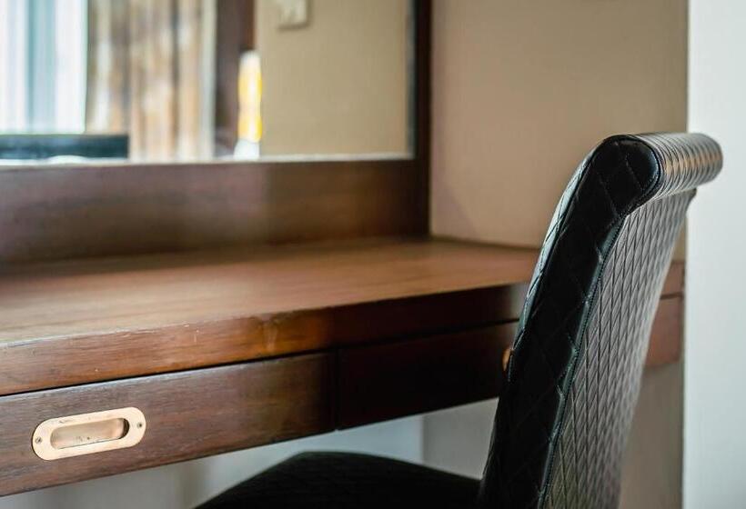 Люкс 2 Спальни, Ratana Hotel Chalong