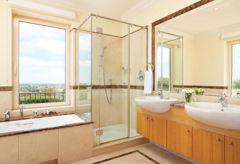 Вилла 3 Спальни с Бассейном, Monte Rei Golf & Country Club