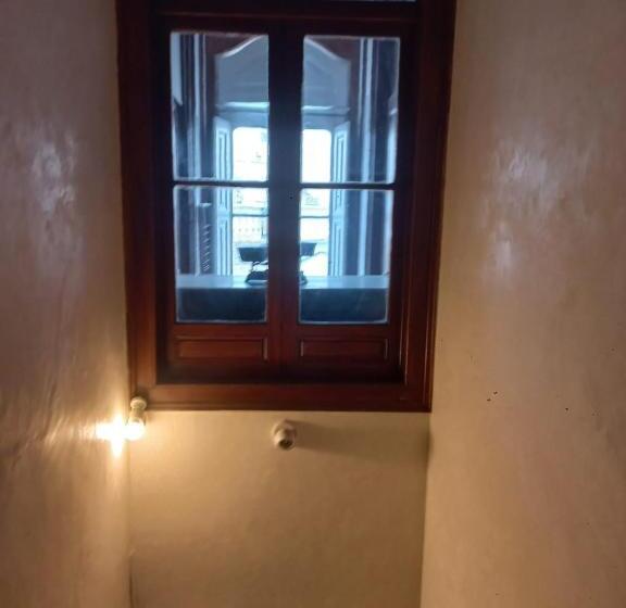 اتاق استاندارد با بالکن, Olhãomirante Guesthouse