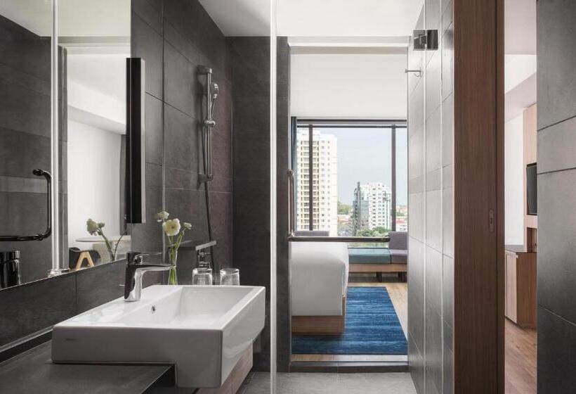 キングサイズベッドのエクゼクティブルーム, Courtyard By Marriott Phnom Penh