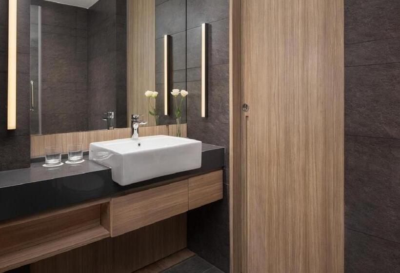 キングサイズベッドのデラックスルーム, Courtyard By Marriott Phnom Penh
